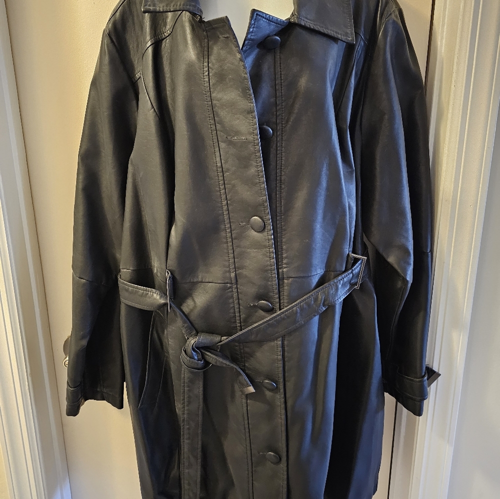 Avenue vegan Leather Trench coat Size 26/28